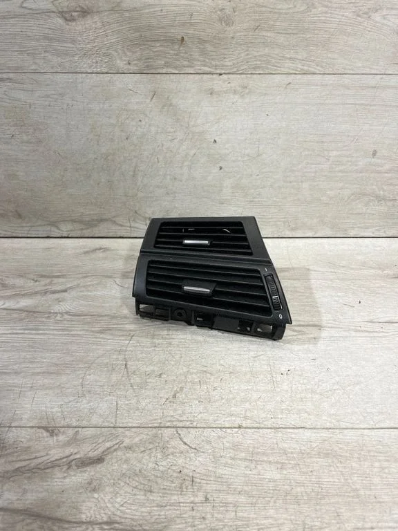 Dashboard side air vent grill/cover trim 9227767