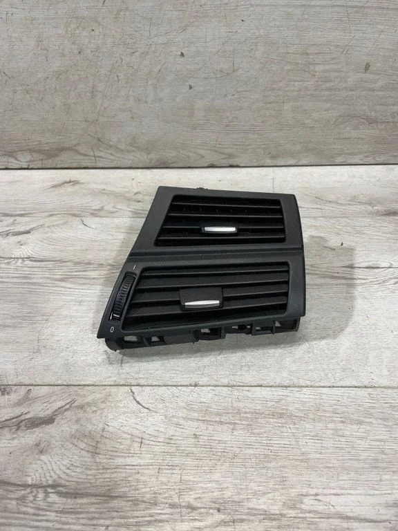 Dashboard side air vent grill/cover trim 7161804