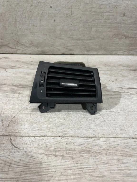 Dashboard side air vent grill/cover trim 17238711 – BMW X3 F25 (2010-2017)