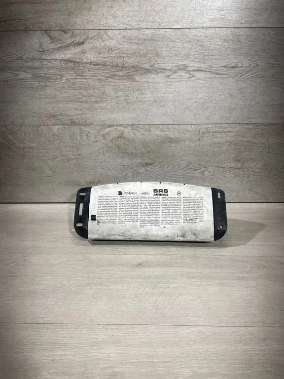 Passenger airbag – Mercedes-Benz C-Class AMG W204 (2007-2014)