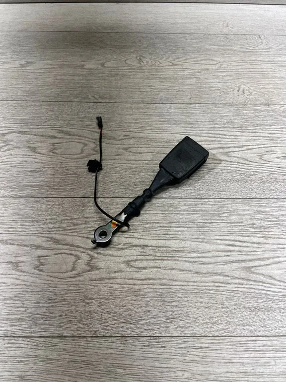Front seatbelt buckle – BMW 3 Series G20 G21 (2019-)