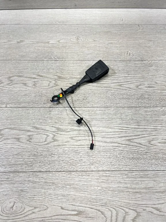 Front seatbelt buckle – BMW 3 Series G20 G21 (2019-)