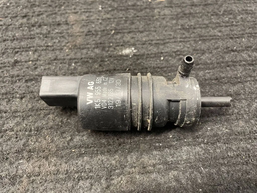 Klaasipesuvedeliku pump (klaaside) 1K5955651