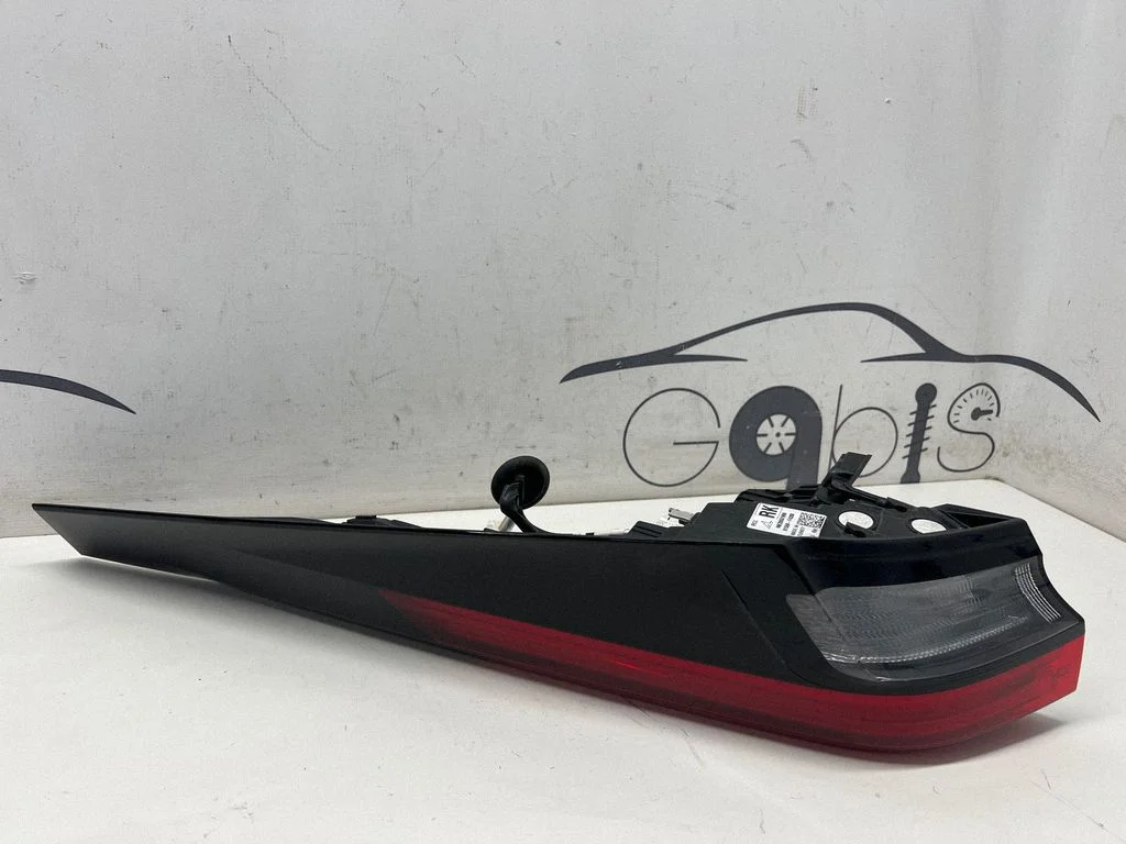 Rear/tail lights 81550F4200