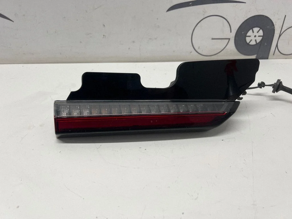 Lampa tylna w klapie 25085201L – Volvo C40 (2021-)