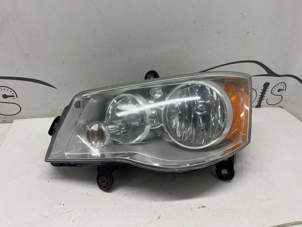 Headlight/headlamp – Dodge Grand Caravan (2008-2020)