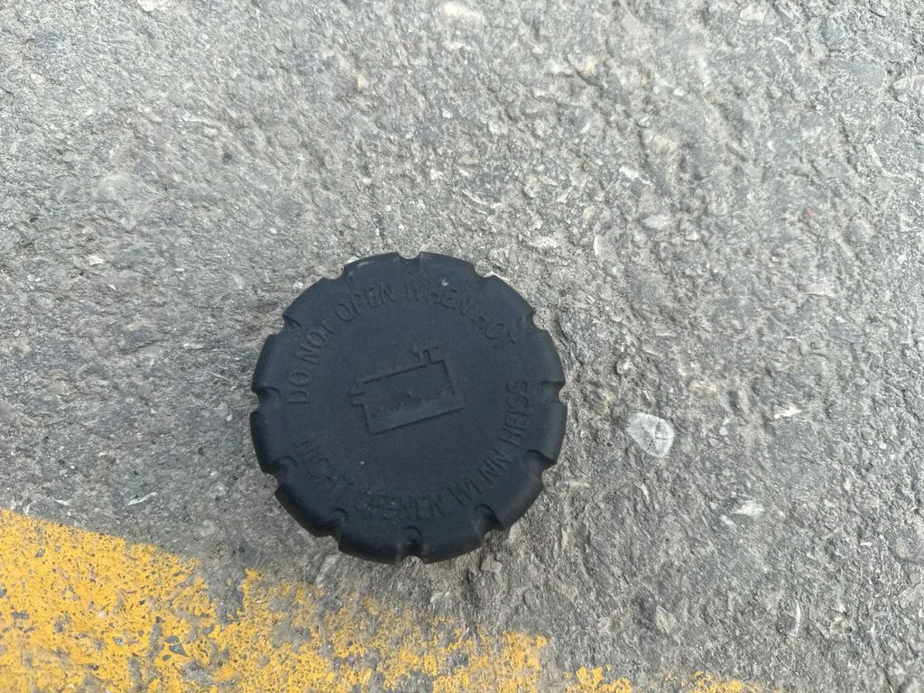 Aušinimo skysčio išsiplėtimo bakelio dangtelis