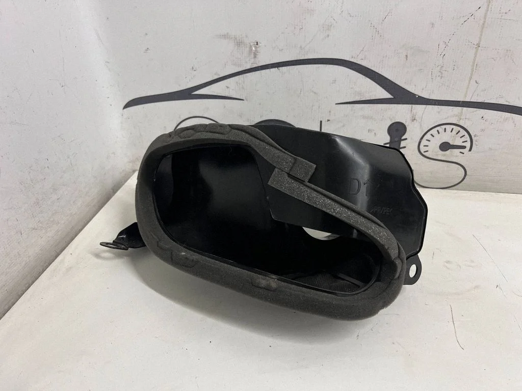 Air intake duct part G92D142010