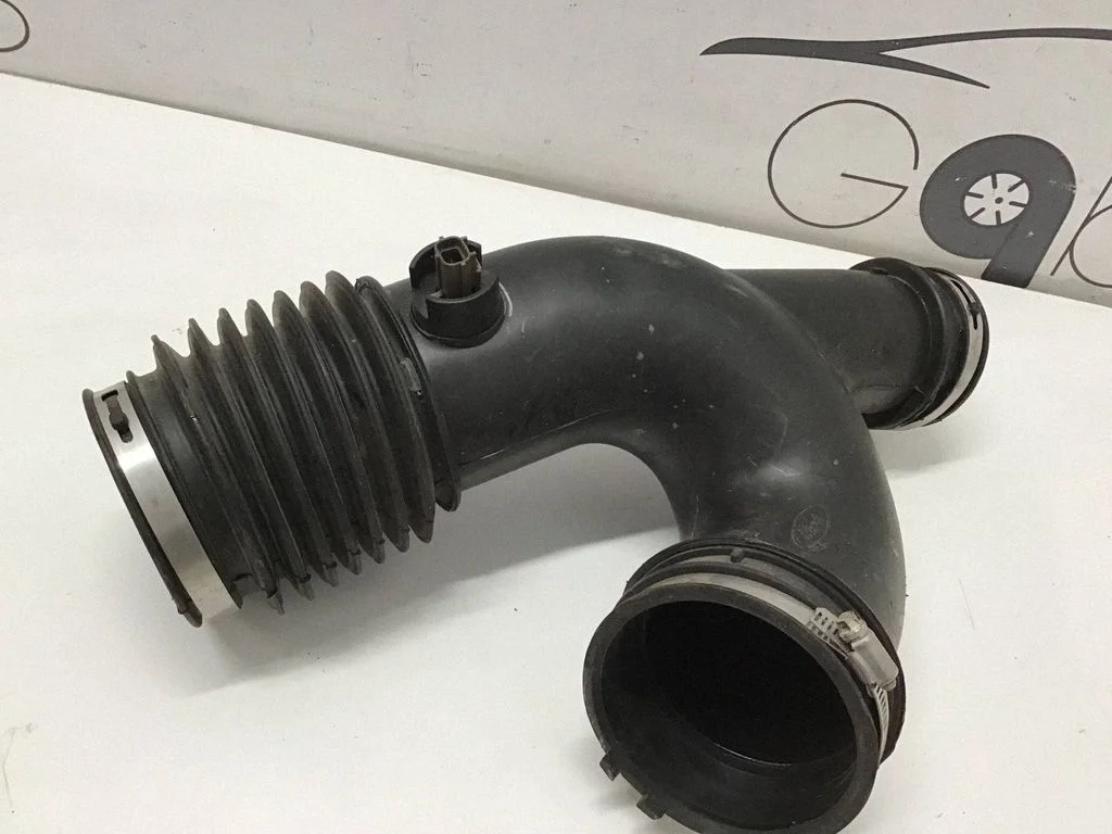 Air intake hose/pipe FL349B642C