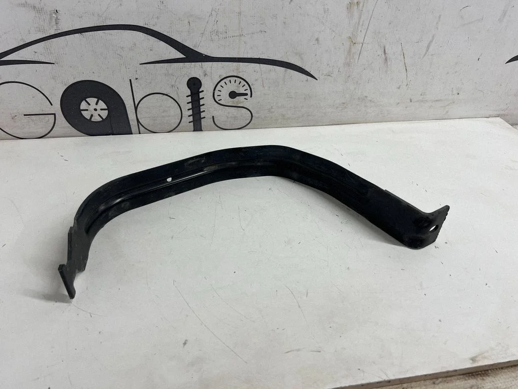Fuel tank mounting bracket 52029890AB