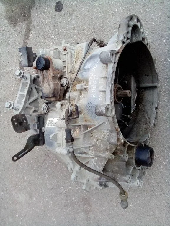 Mechaninė 6 pavarų dėžė