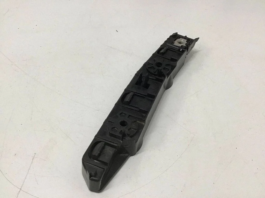 Front bumper mounting bracket 68319194AA