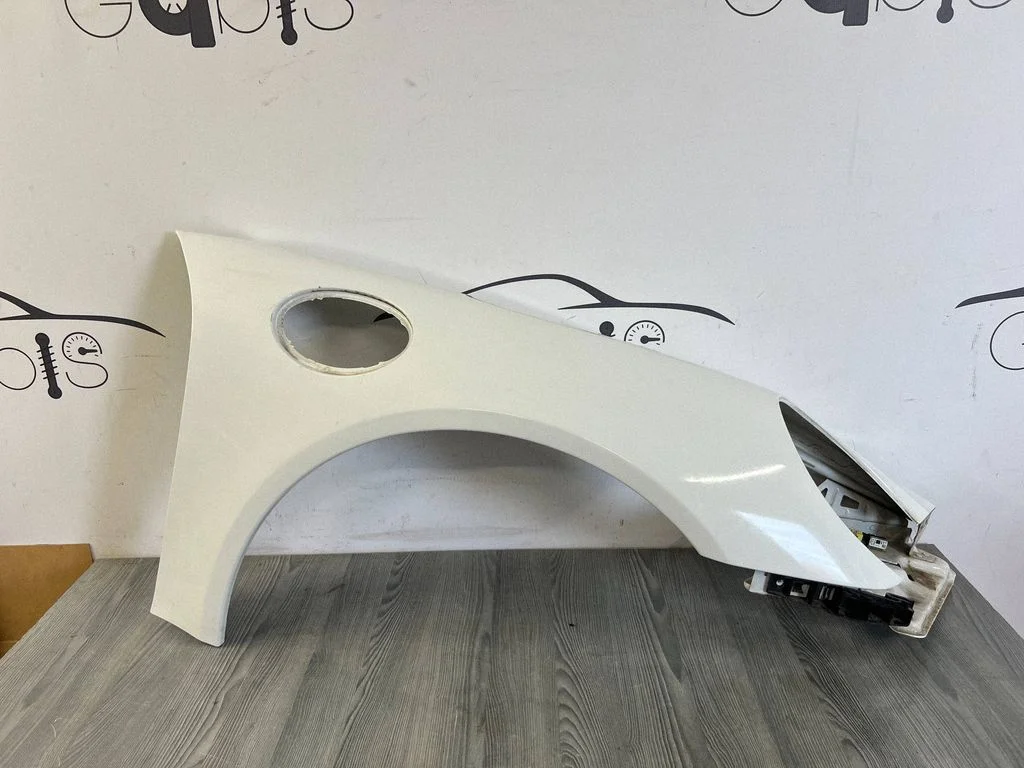 Fender – front right