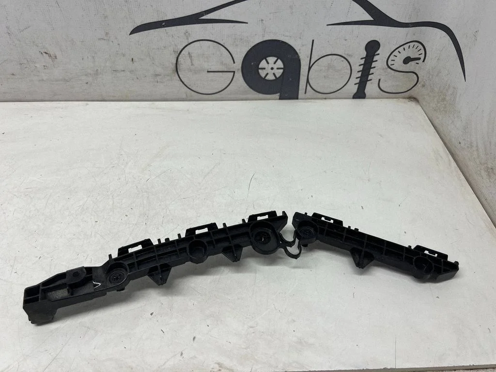 Rear bumper mounting bracket 5215642050 – Toyota RAV 4 (XA50) (2018-)