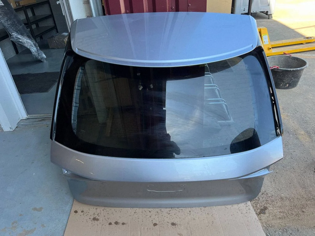 Tailgate/trunk/boot lid