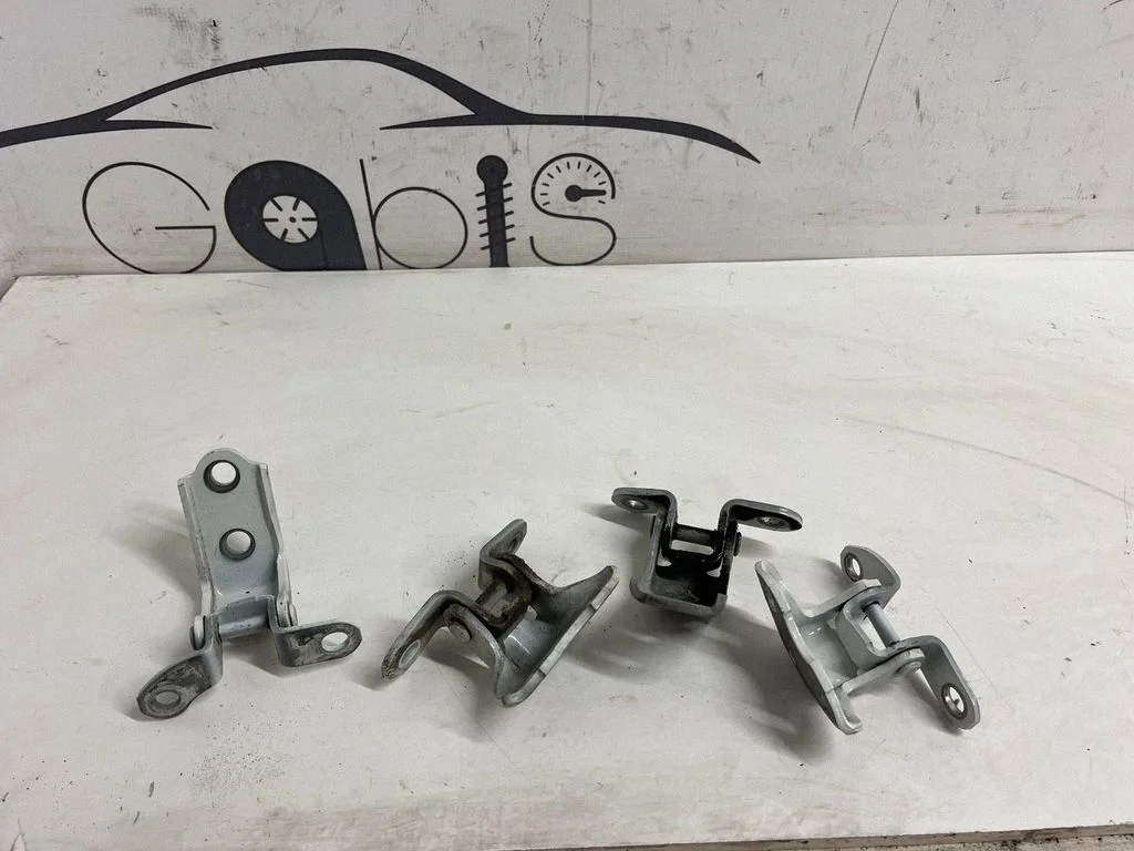 Rear door upper hinge – Toyota RAV 4 (XA50) (2018-), left