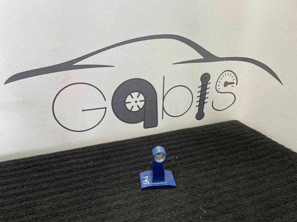 Aizmugurējā augšējā eņģe – BMW 2. sērija F46 (2015-)