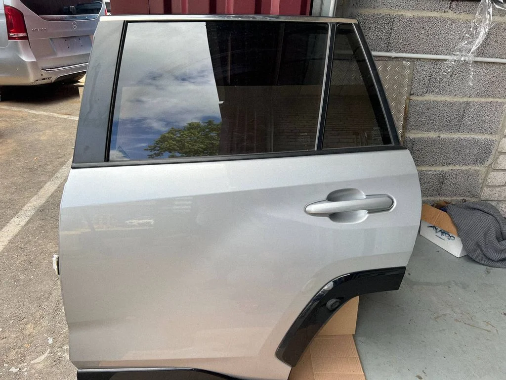 Rear door – rear left
