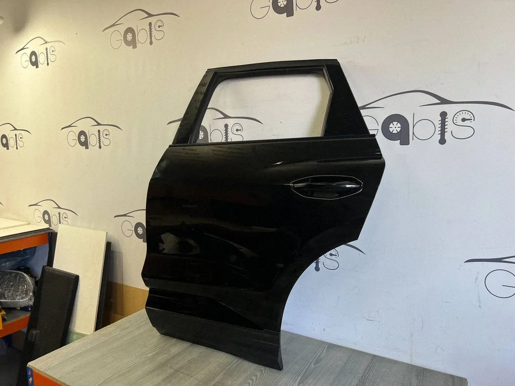 Rear door – rear left