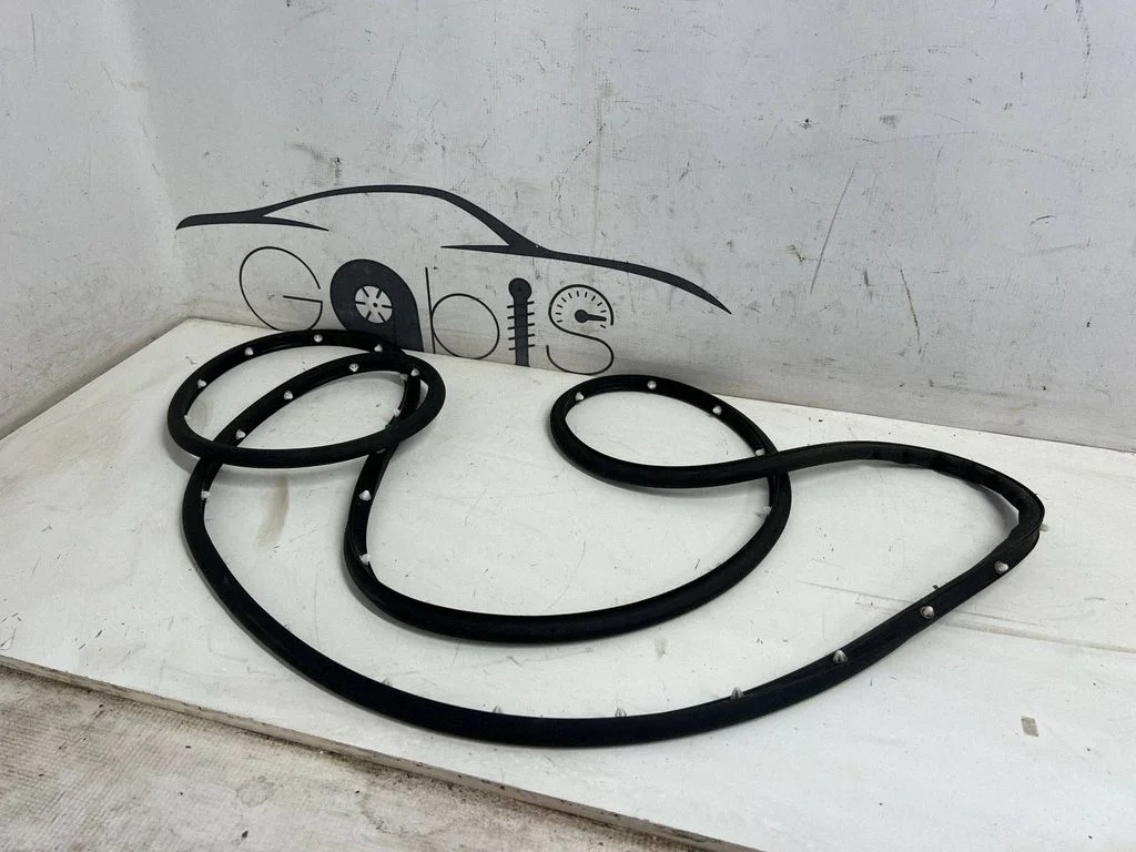Tagaukse tihend (kere pool) 5E3678379