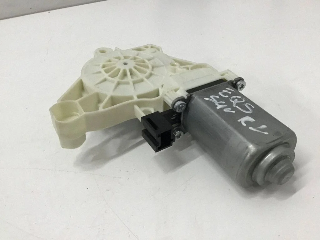 Aizmugurējā loga pacēlāja motoriņš A0009065008