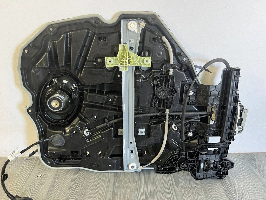 Galinio el. lango pakėlimo mechanizmas be varikliuko