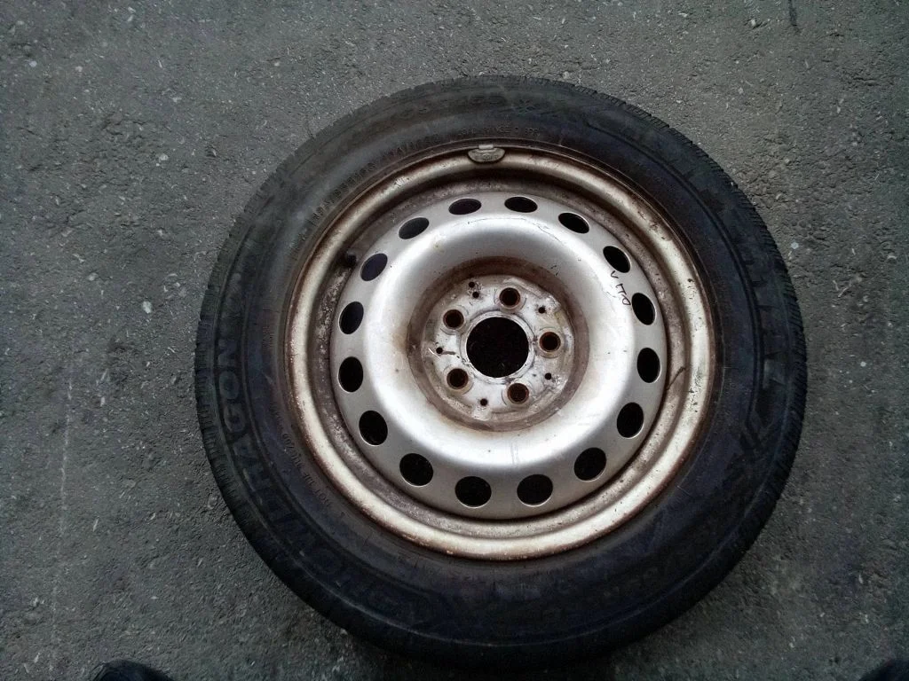 R16 plieninis štampuotas ratlankis (-iai)