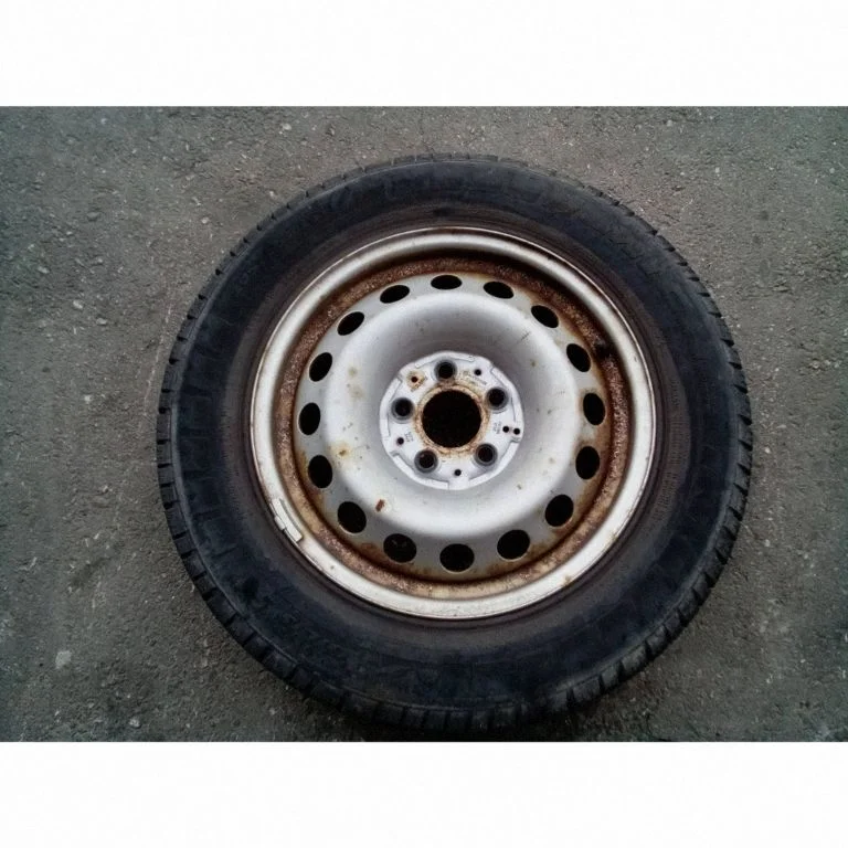 R16 plieninis štampuotas ratlankis (-iai)