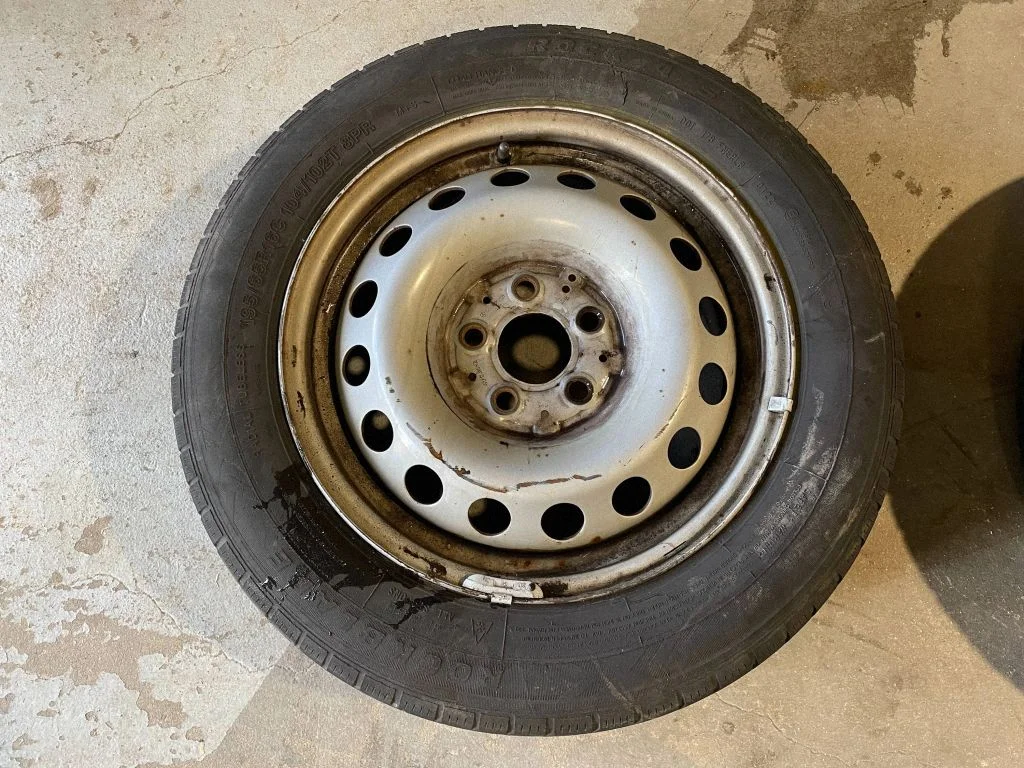 R16 plieninis štampuotas ratlankis (-iai)
