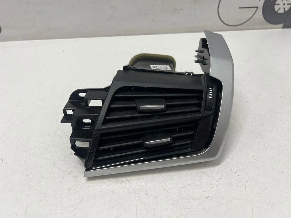 Dashboard side air vent grill/cover trim 925265014