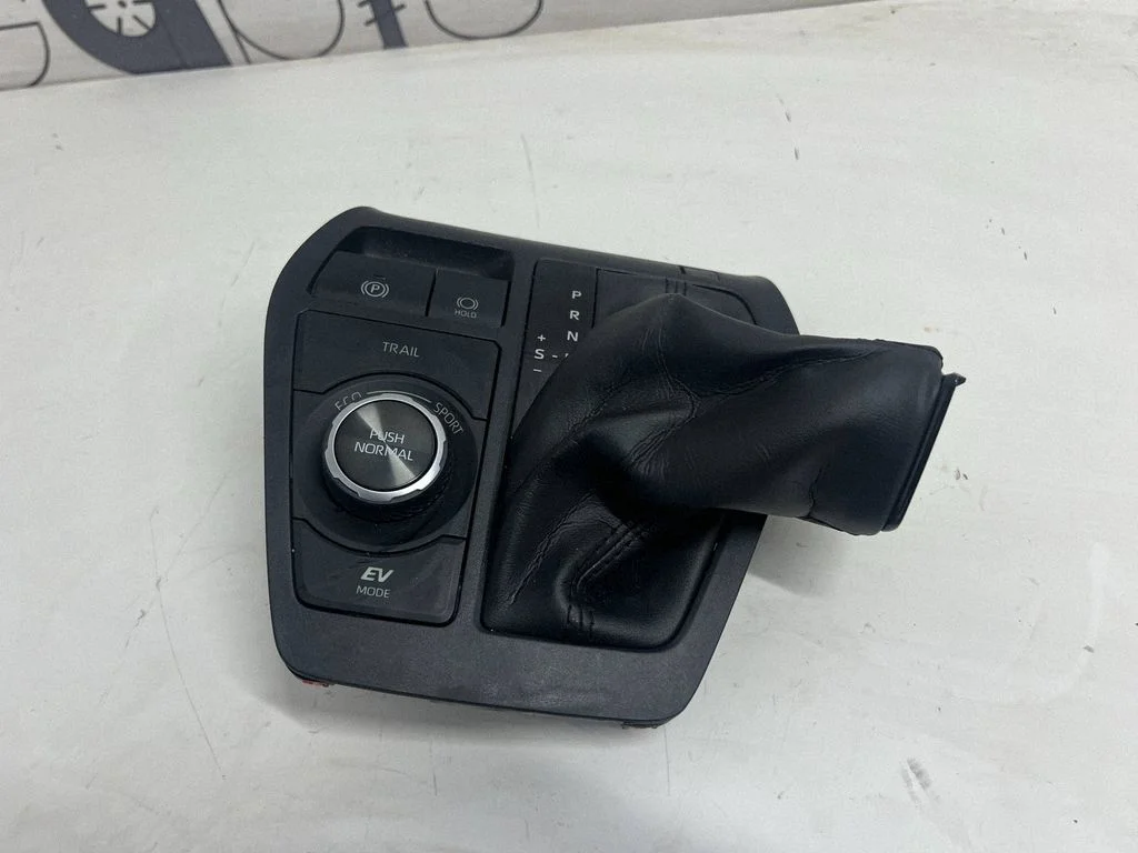 Gear shifter surround trim plastic 76L816