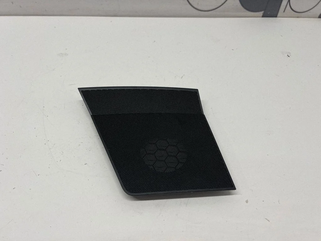 Side speaker trim/cover – Mercedes-Benz Sprinter W906 (2006-2018)