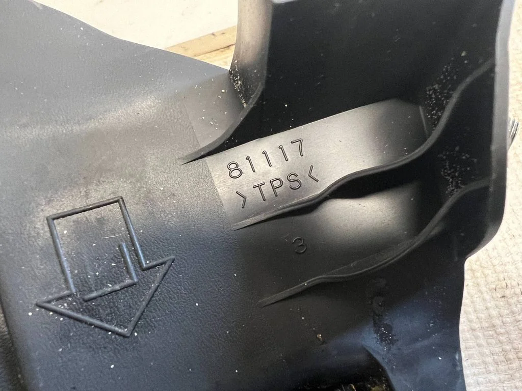 Keskmise turvavöö pannal (tagumine) – Toyota RAV 4 (XA50) (2018-)