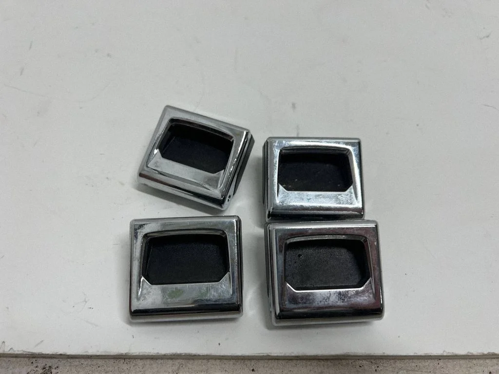 Tie down hook / loop 4M0864203B