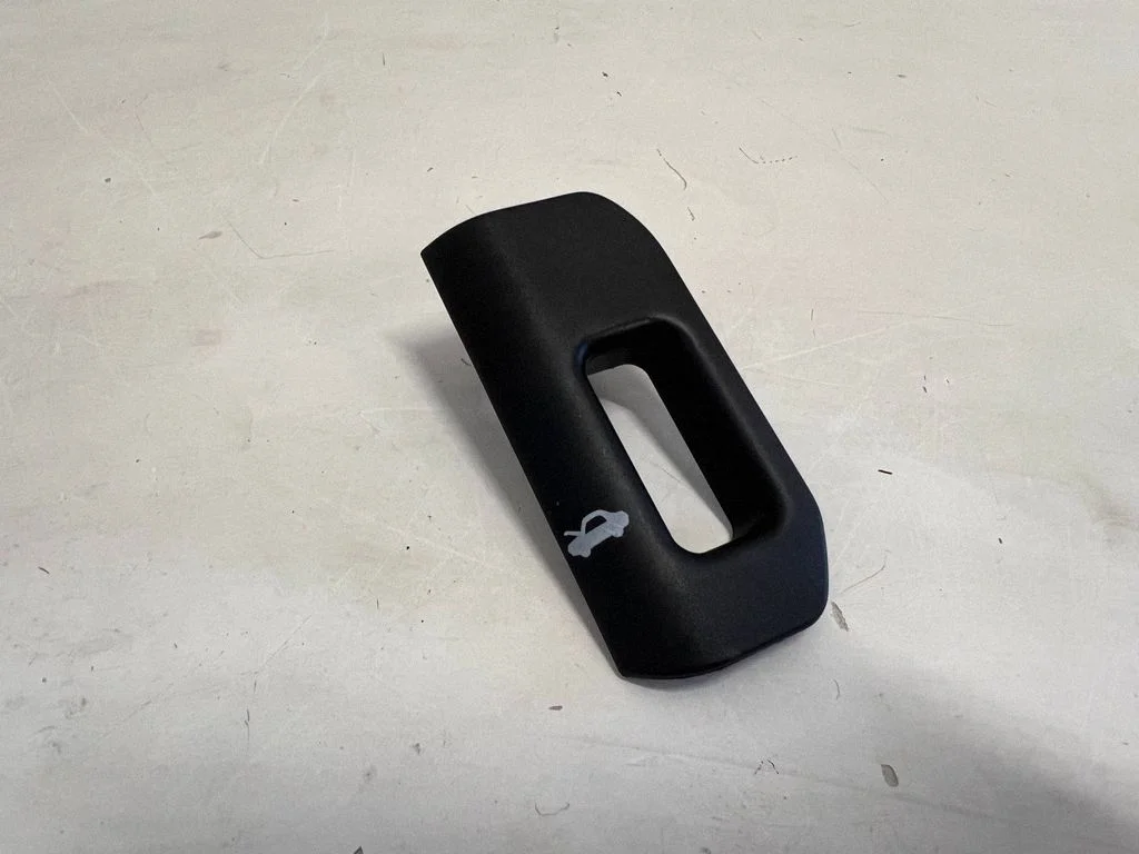 Engine bonnet (hood) release handle