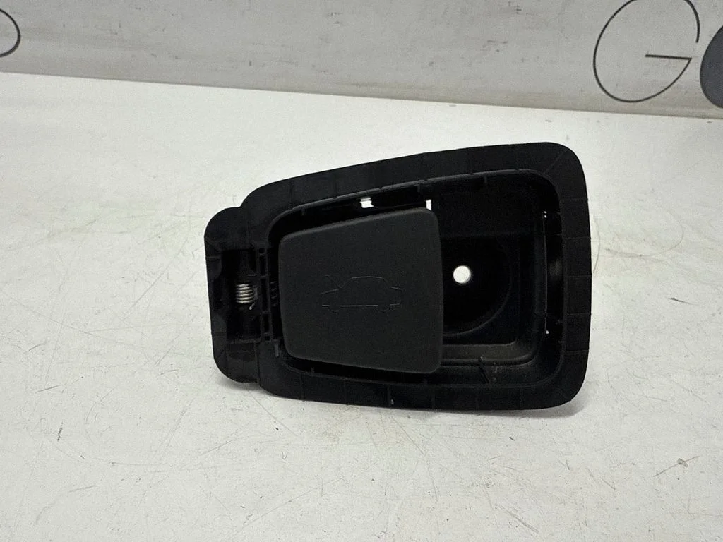 Engine bonnet (hood) release handle 32277309