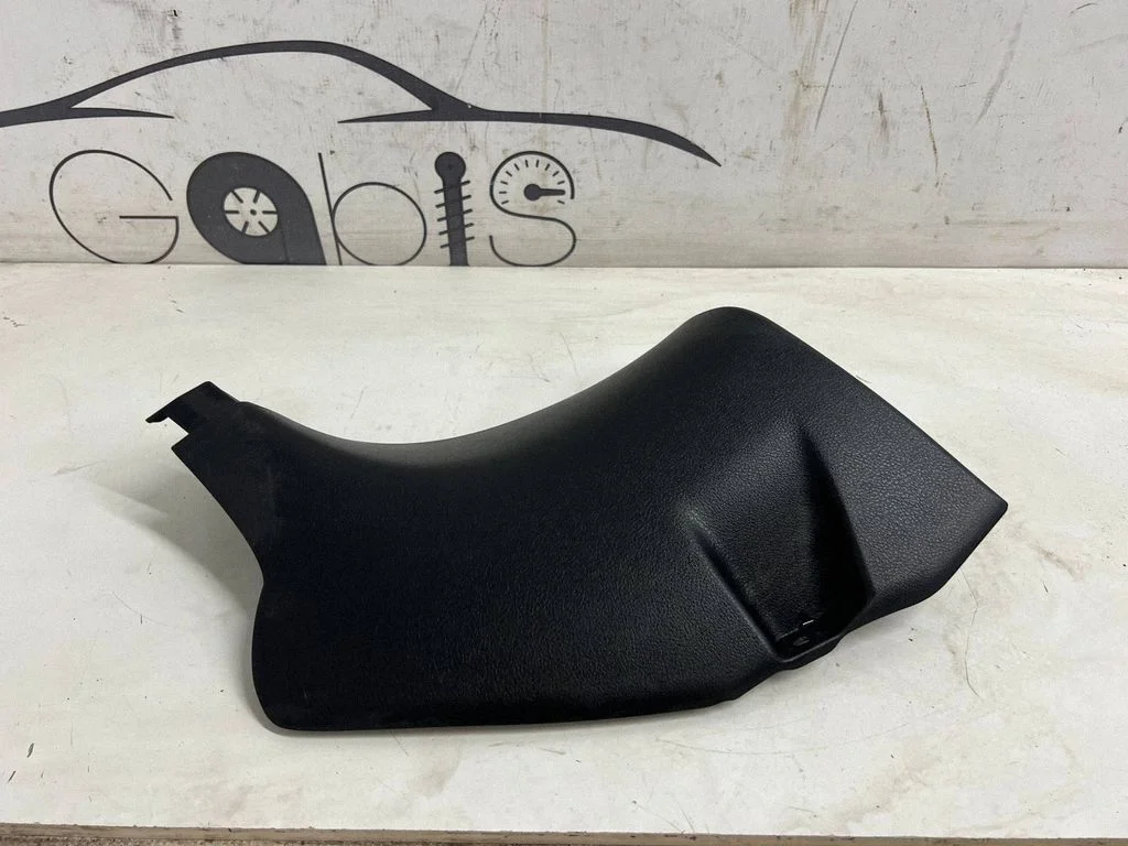Foot area side trim 6211248120