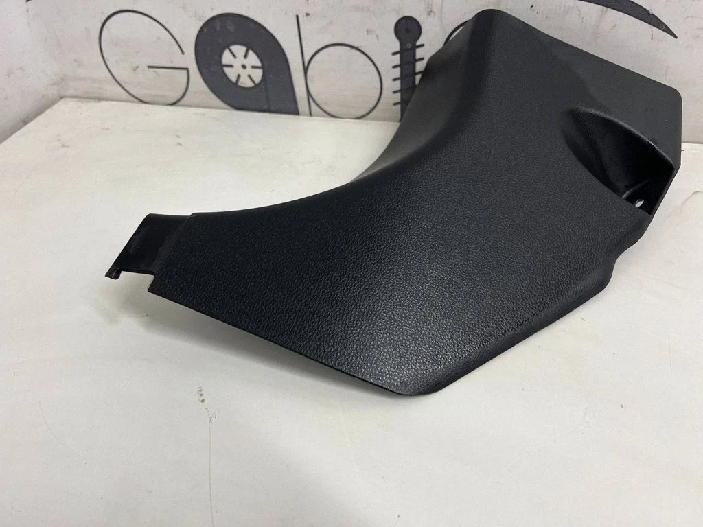 Foot area side trim 6211242070
