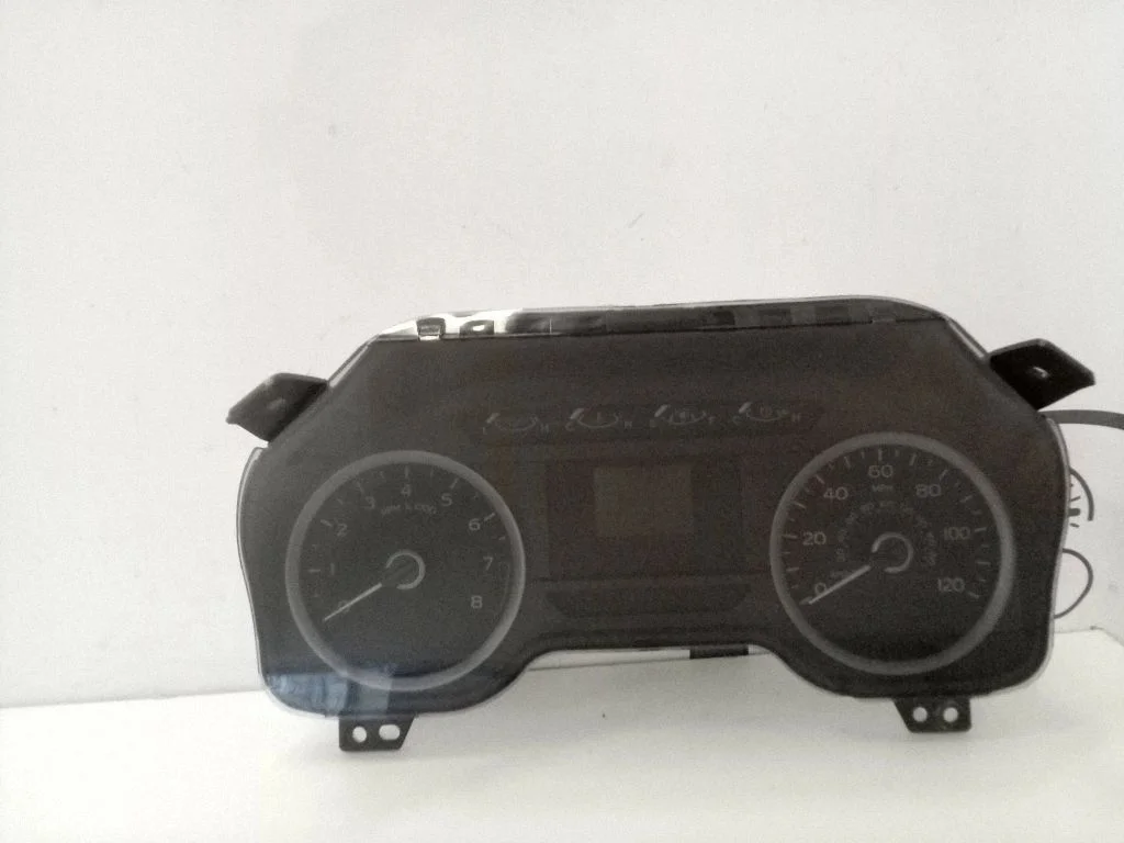 Speedometer (instrument cluster) FL8F10890CC