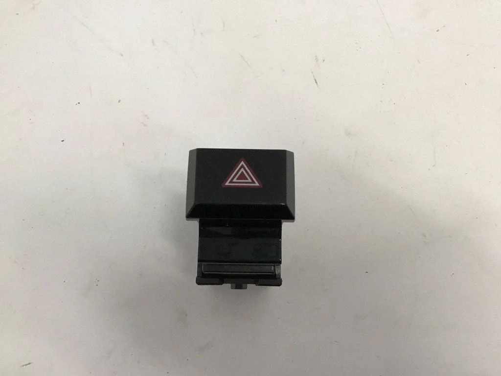 Hazard light switch 15G161