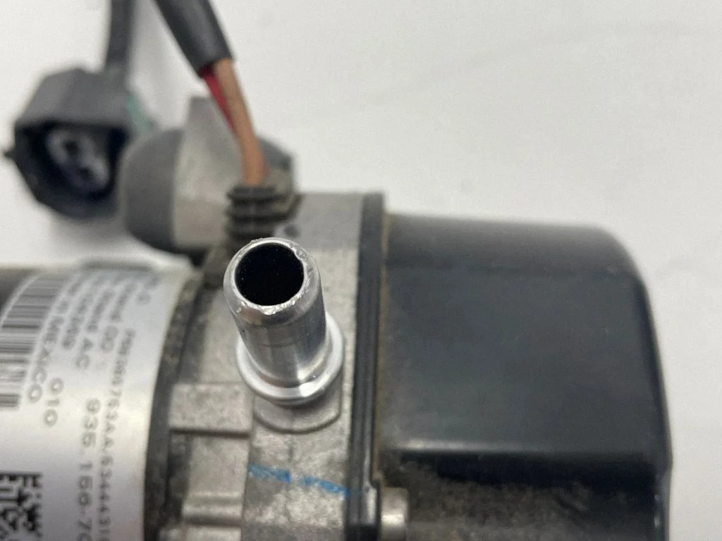 Vacuum pump P68385753AA