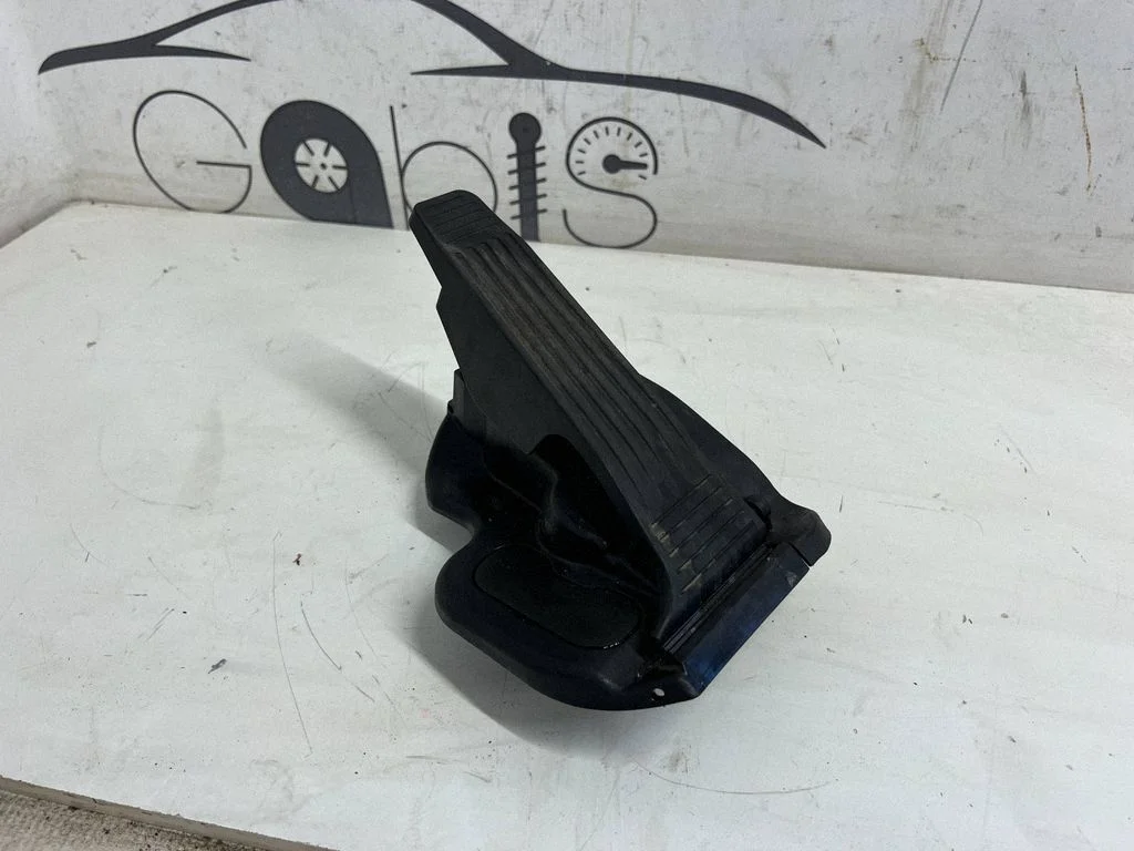 Accelerator throttle pedal 7811048130
