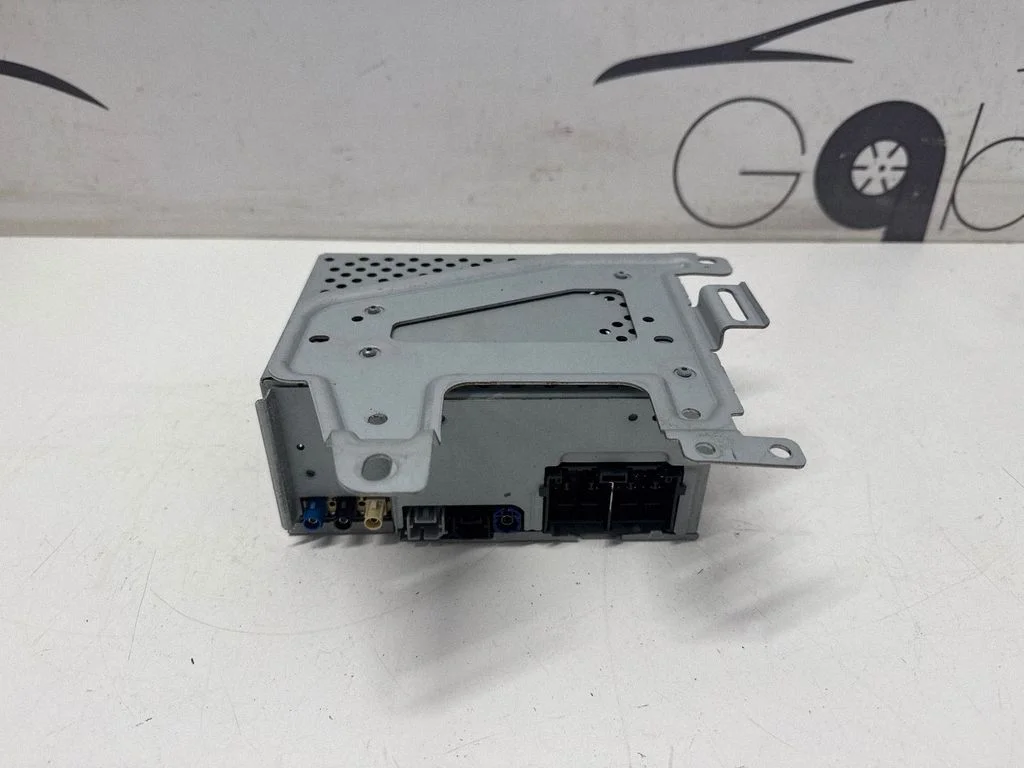 Radio/CD/DVD/GPS head unit LB5T18D832KV – Ford Explorer VI (2019-)