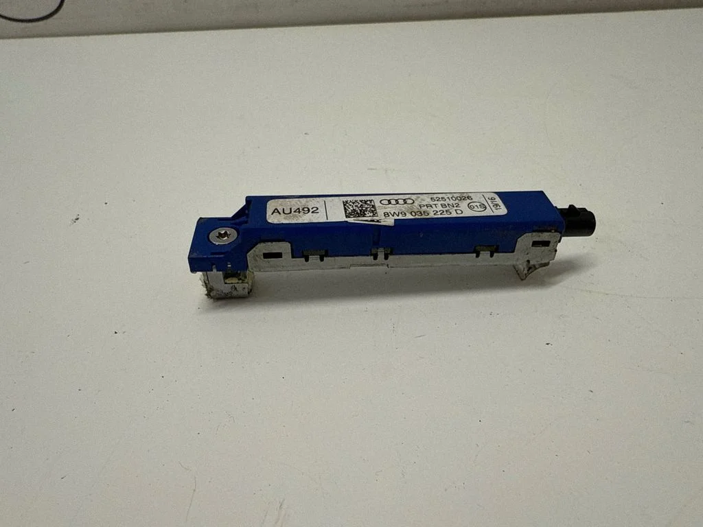 Aerial antenna amplifier 8W9035225D