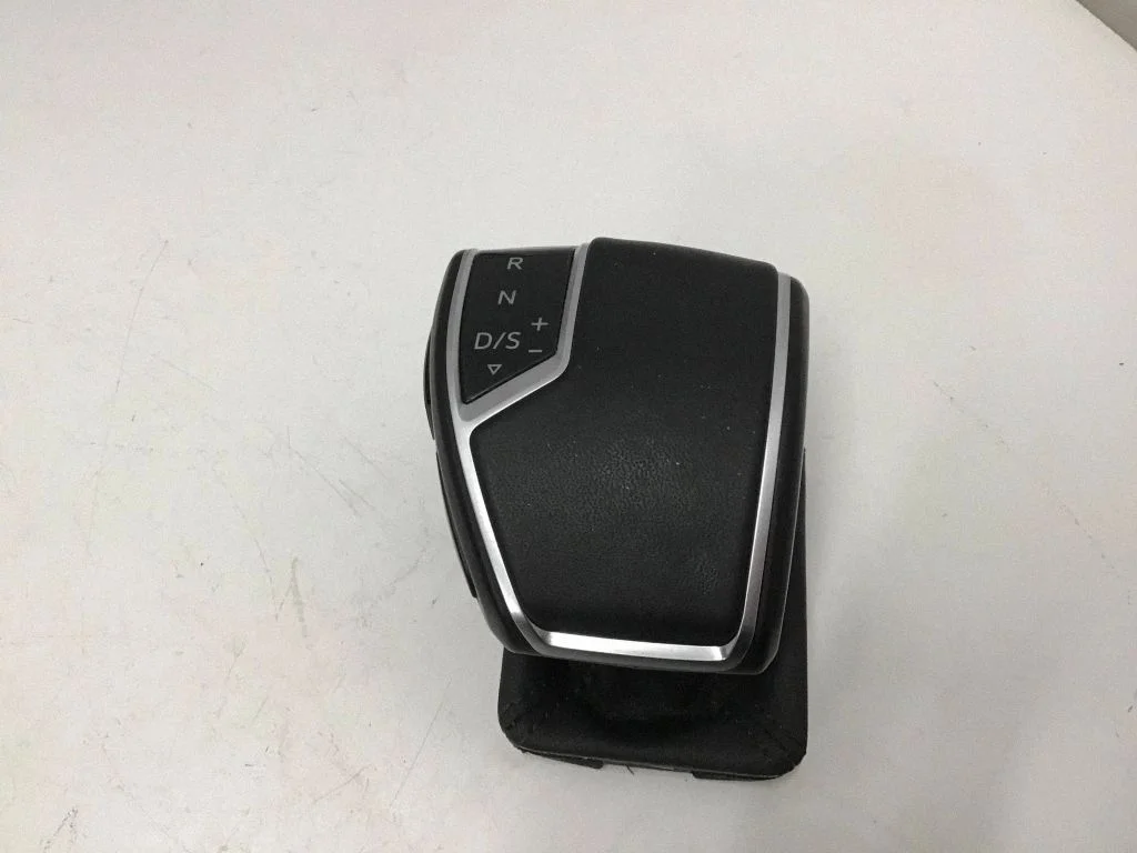 Pārnesumu pārslēga sviras apdare (āda, poga) 761713139A