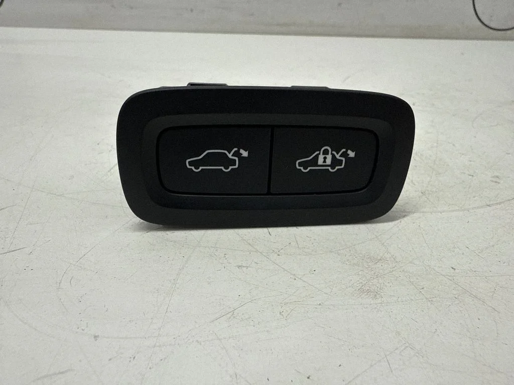 Tailgate opening switch 31674801 – Volvo XC60 (2017-)