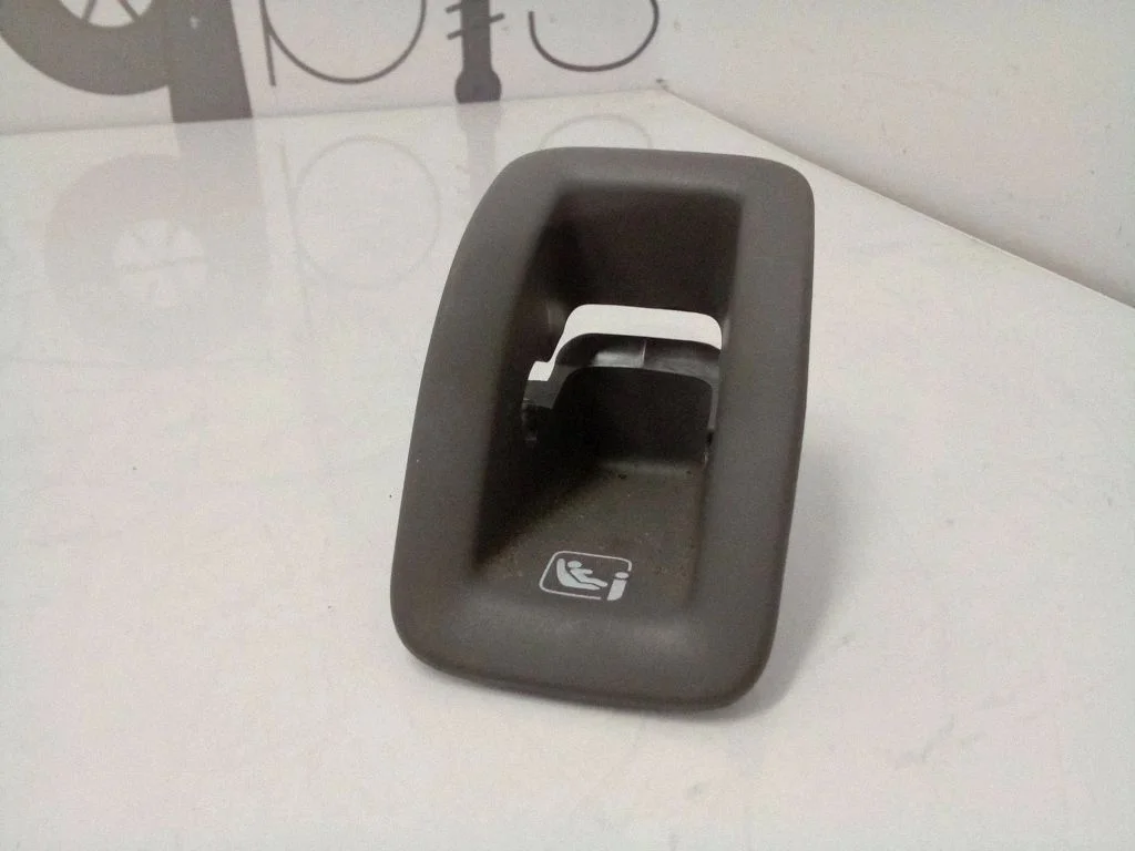 ISOFIX dangtelis