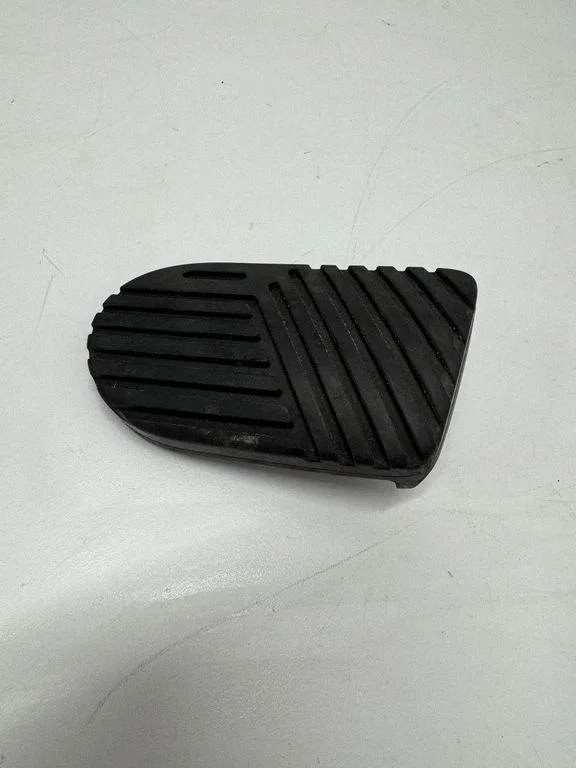 Brake pedal 32825GI100