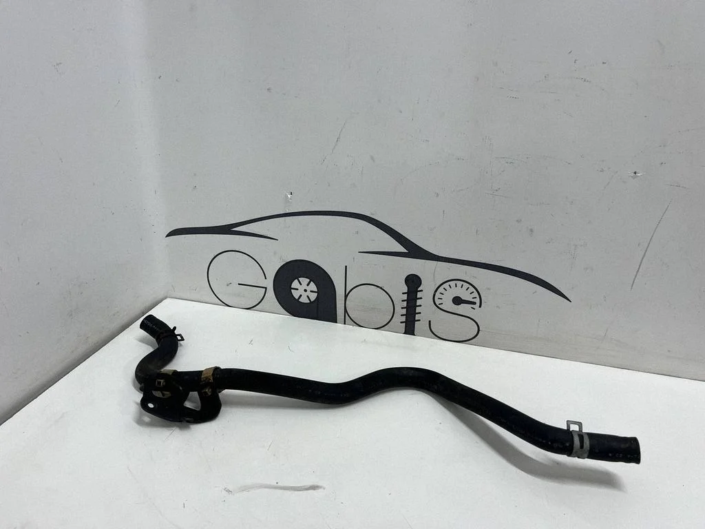 Engine coolant pipe/hose