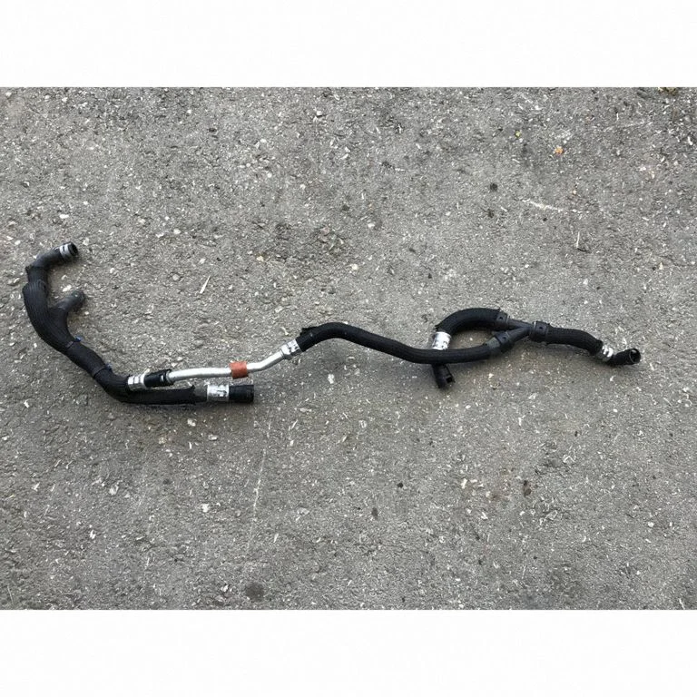 Engine coolant pipe/hose – Ford Explorer VI (2019-)